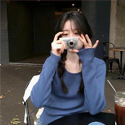华颐：吞噬怪物的孩子 海报